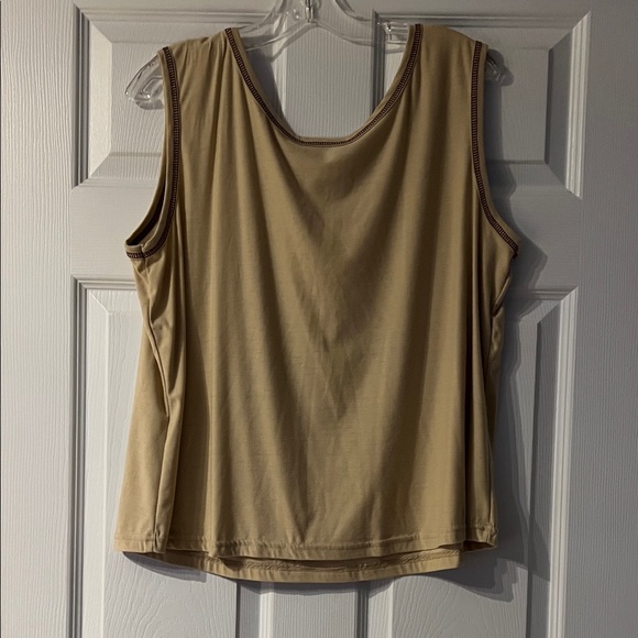 4/$20 Sleeveless Beige Floral Graphic Tank Top - Picture 5 of 5